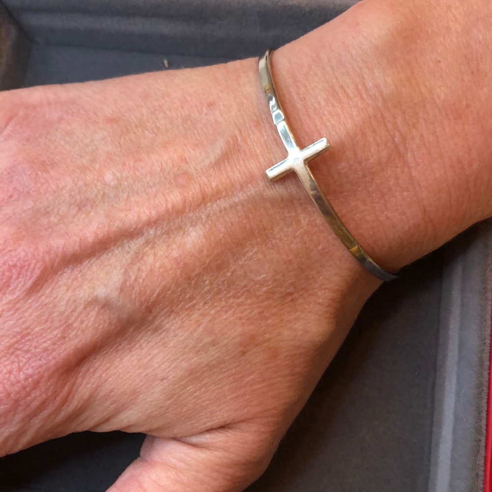 Stella & dot silver cross bracelet